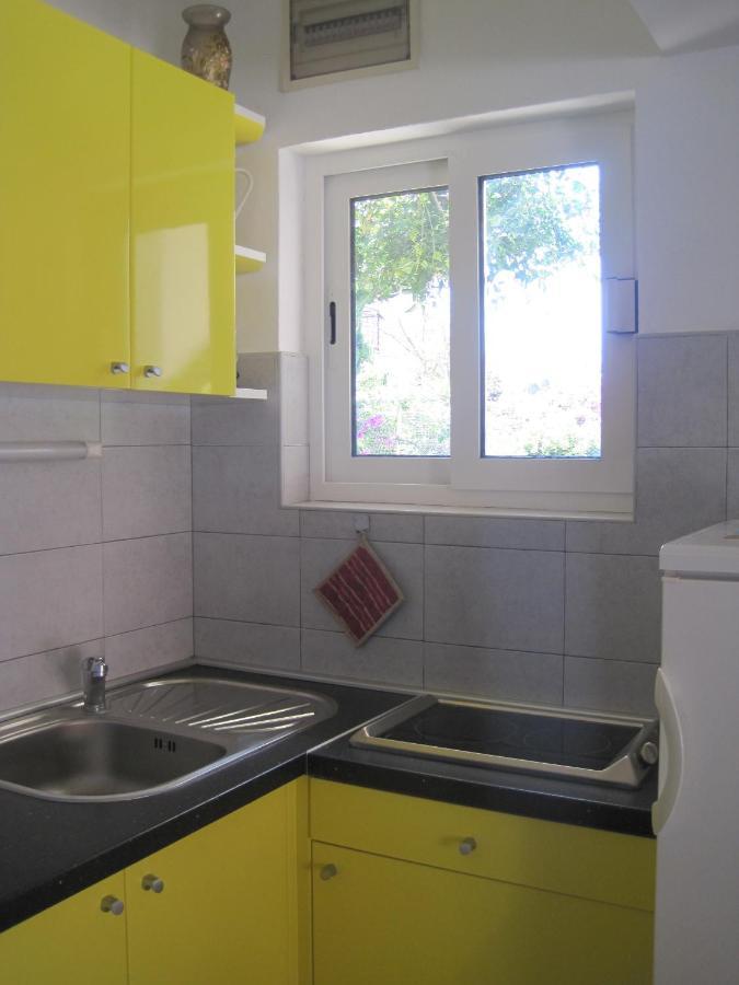 Apartments By The Sea Maslinica, Solta - 14748 المظهر الخارجي الصورة